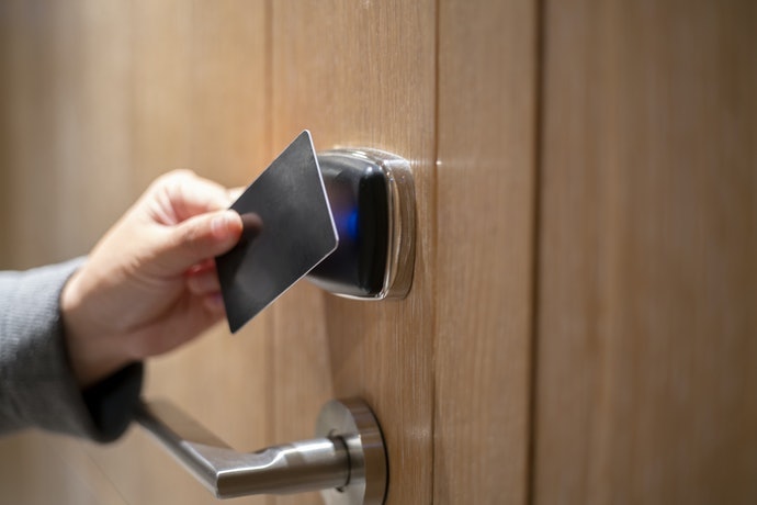 Pintu Rumah Otomatis: Mengapa Ini Pilihan Terbaik