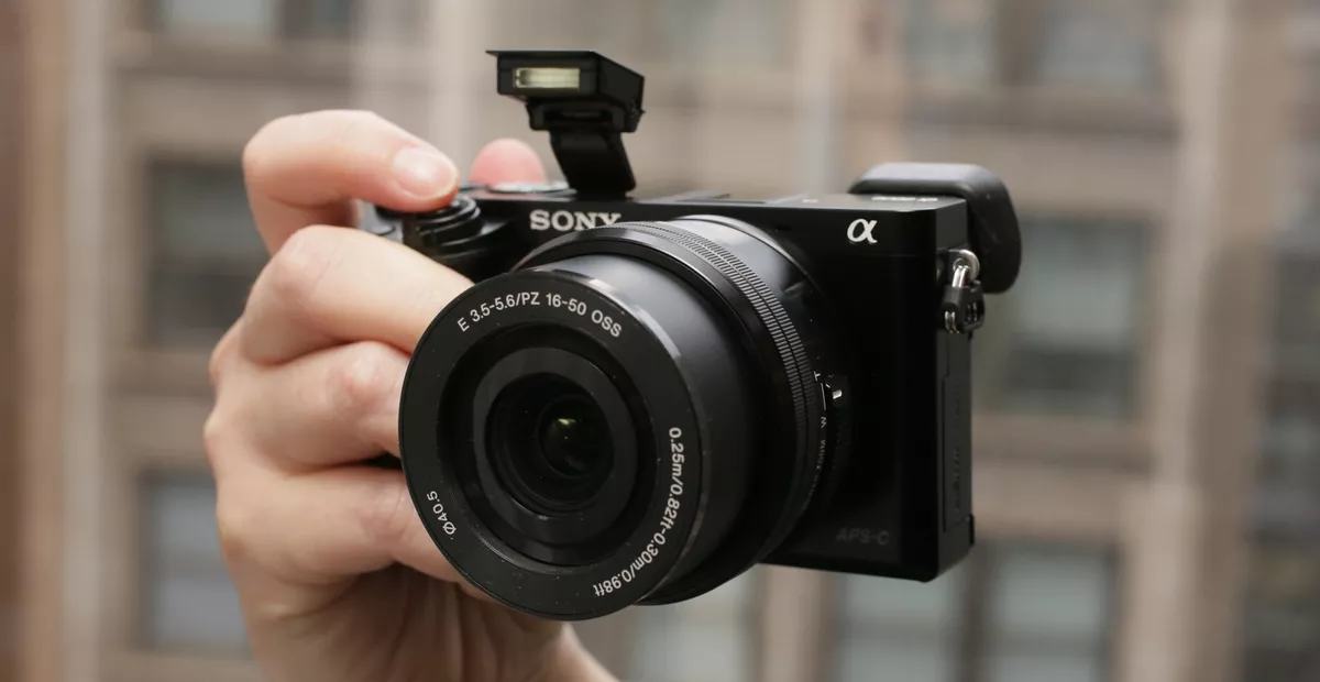 Kamera Mirrorless Terbaik