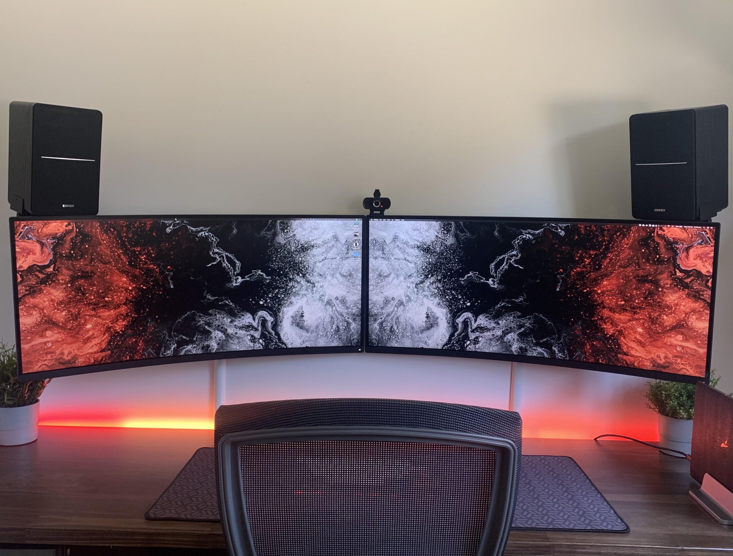 Curved Monitor