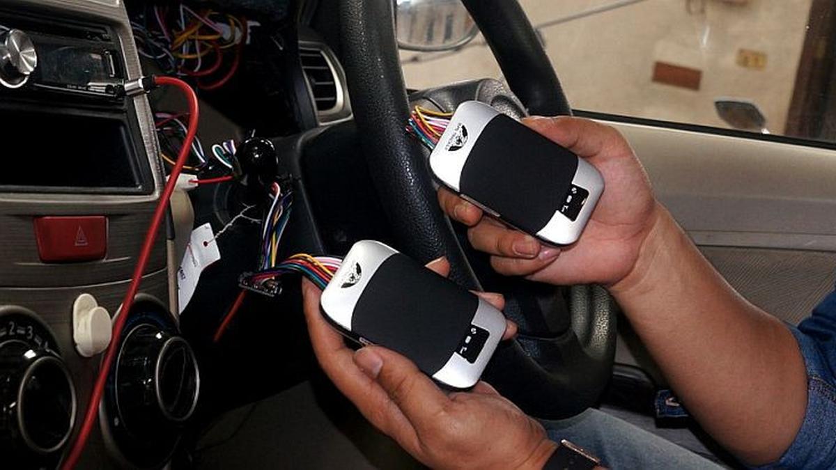 Vehicle Tracker: Teknologi Canggih untuk Keamanan Mobil dan Motor Anda