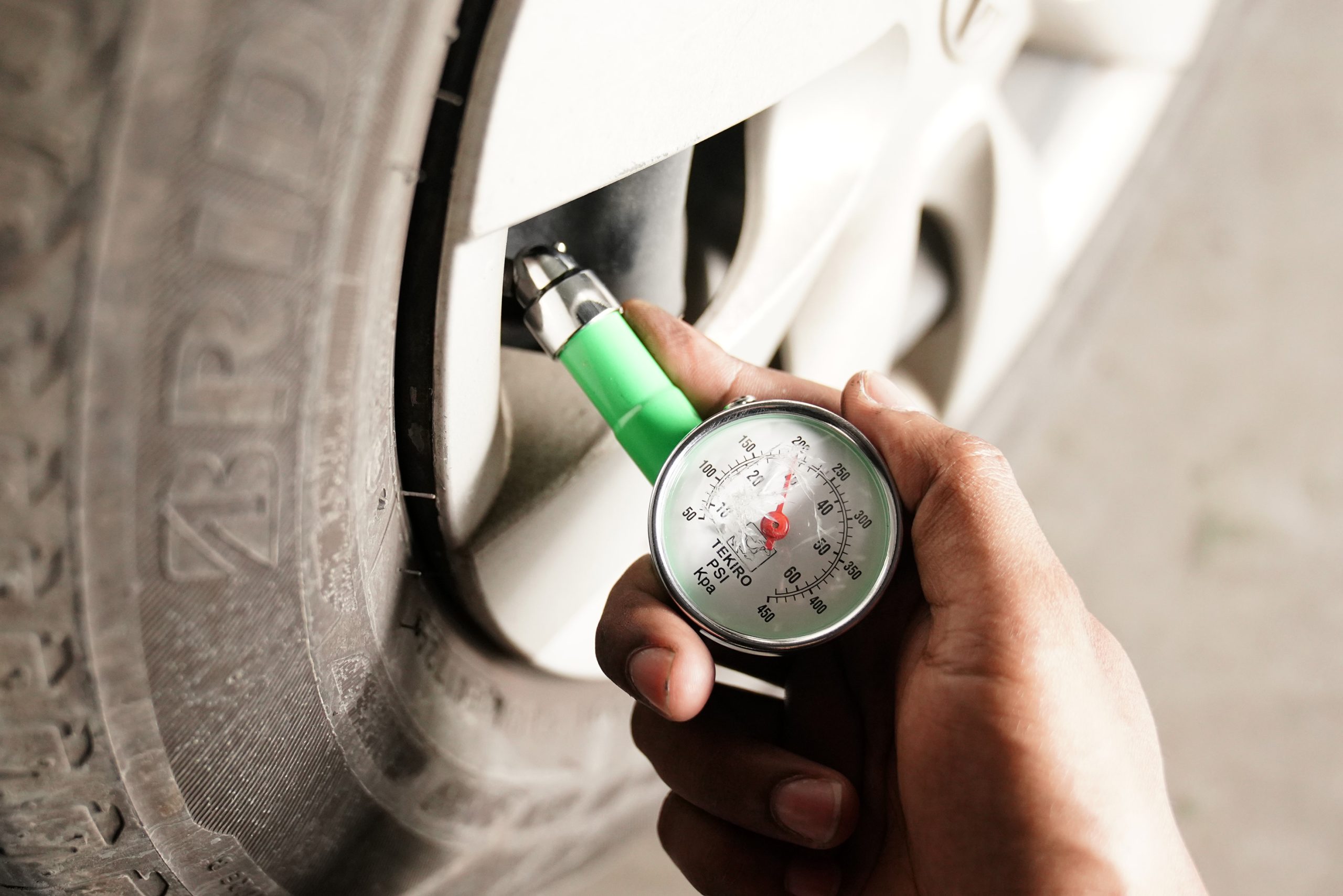 Tire Pressure: Perawatan Rutin yang Membuat Ban Lebih Awet dan Aman